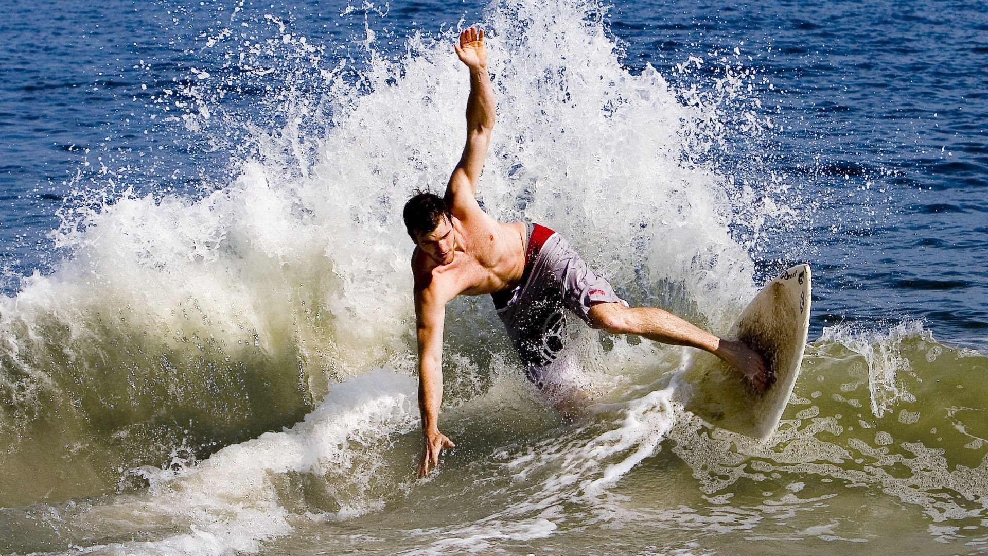 掘金129-104大胜勇士，库里缺席原形毕露，约基奇三节26+9+9，掘金中锋约基奇